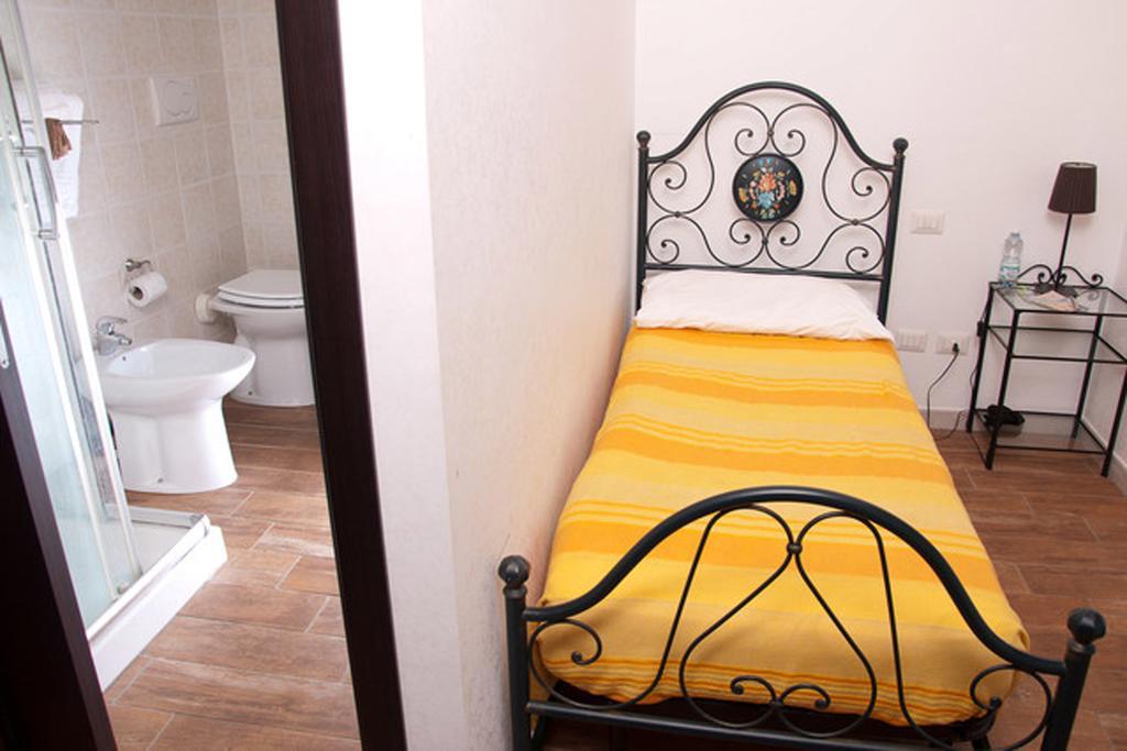 Marco E Laura B&B Roma Habitación foto